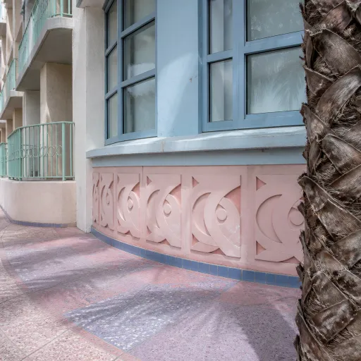 How Miami Beach’s Best Clubs Should Shape Your Hotel Choice
